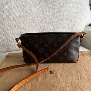 Louis Vuitton Monogram Canvas Leather Trotteur Crossbody Bag